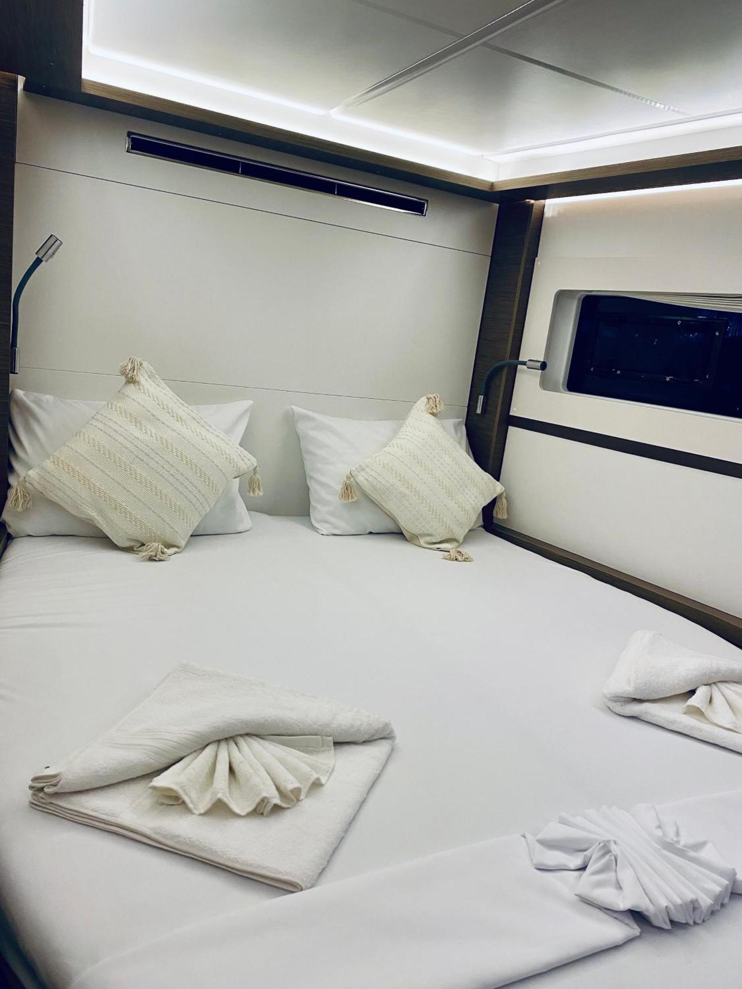 Catamaran Sofia *